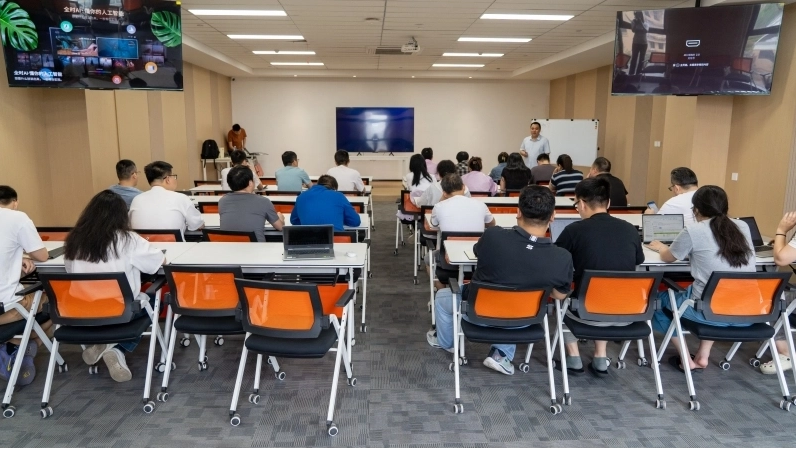 Fannalの8Dトレーニングは、問題解決スキルを高めます