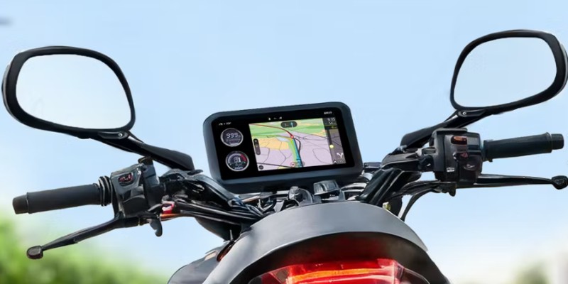 二輪車のインストルメント クラスターには依然としてモノクロ ディスプレイが必要ですか?